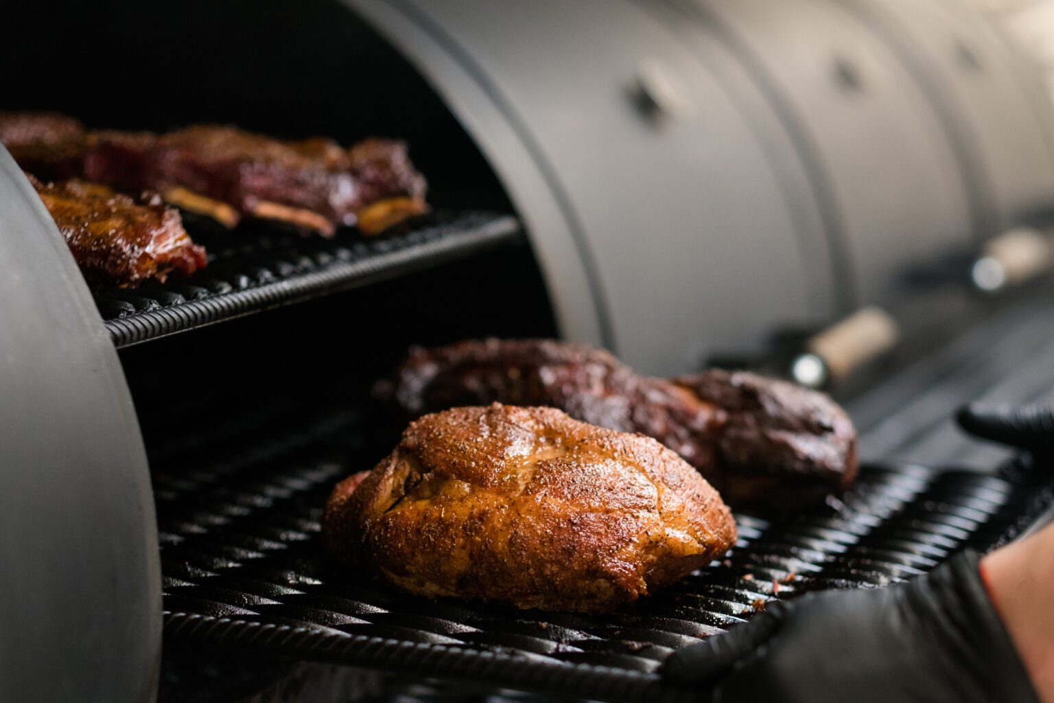 How Long to Smoke Chicken Legs for Perfectly Glazed Meat
